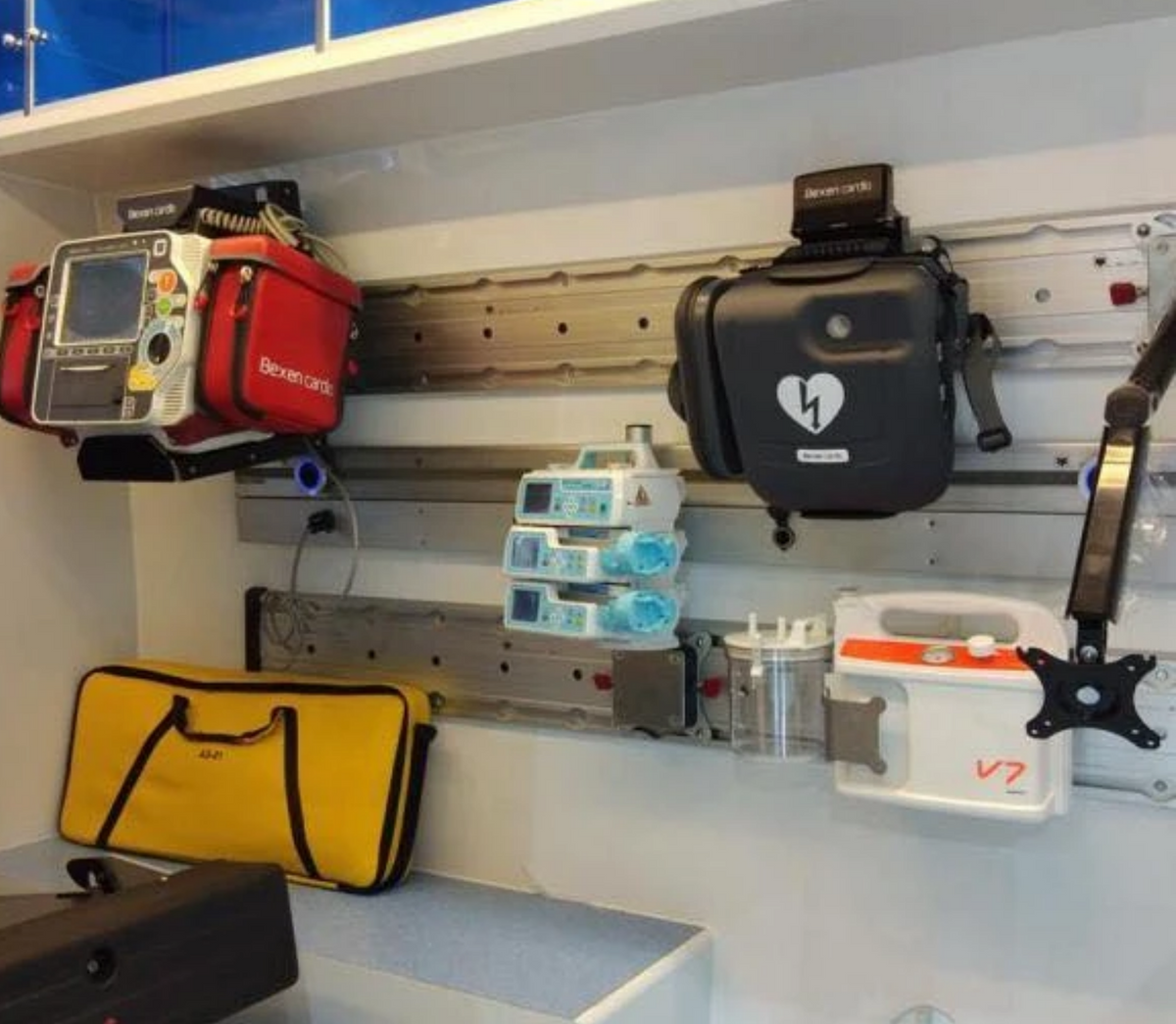 Aluminum Bracket Hanging Rack With Ceiling Mount Hooks For Secure Medical Supplies